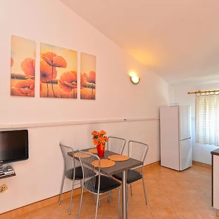 Apartment Smiljan 1466 *