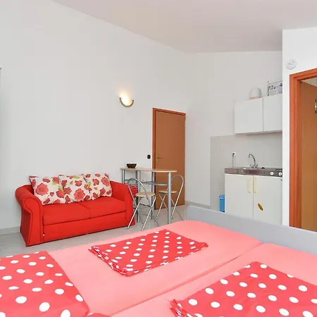 Apartment Smiljan 1466 *