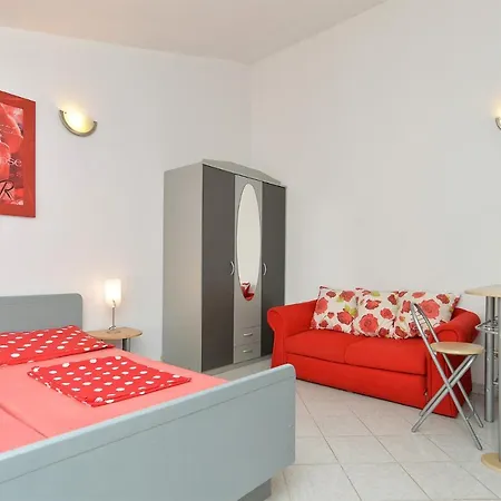 Apartment Smiljan 1466 *
