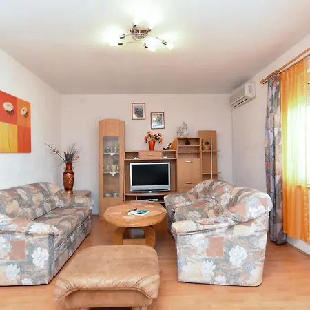 Apartment Smiljan 1466 *